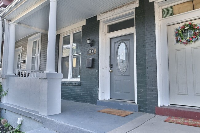 439 Harris St in Harrisburg, PA - Building Photo - Building Photo
