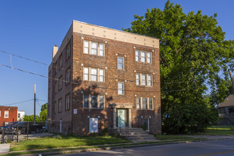 Prospect Crossing in Kansas City, MO - Building Photo - Building Photo