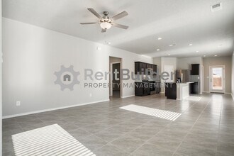 843 Amatista Lp SE in Rio Rancho, NM - Foto de edificio - Building Photo