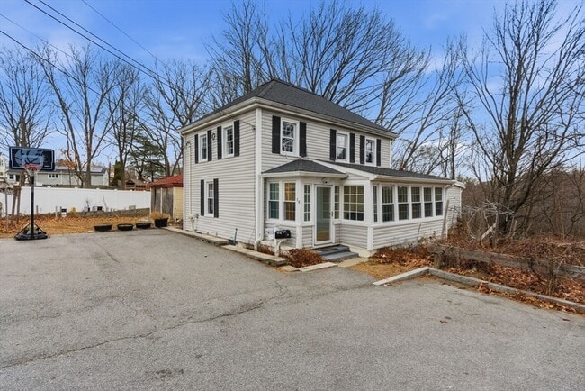 16 Floyd St in Woburn, MA - Building Photo - Building Photo
