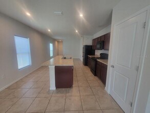 35192 Arya Way in Zephyrhills, FL - Foto de edificio - Building Photo