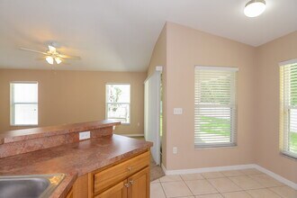 7241 Twin Cedar Ln in Lakeland, FL - Foto de edificio - Building Photo