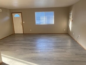 413 S 5th St in Selah, WA - Building Photo - Building Photo