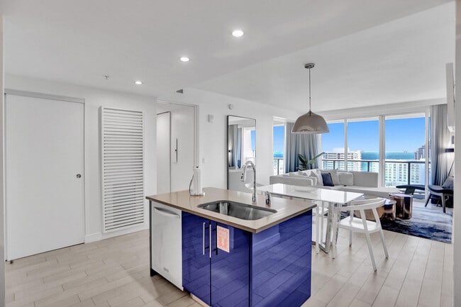 3101 Bayshore Dr in Fort Lauderdale, FL - Building Photo - Building Photo