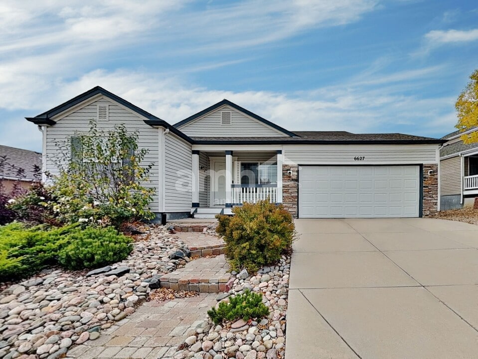 6627 Sonny Blue Dr in Colorado Springs, CO - Building Photo