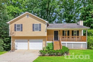 238 Hampton Dr in Dallas, GA - Building Photo