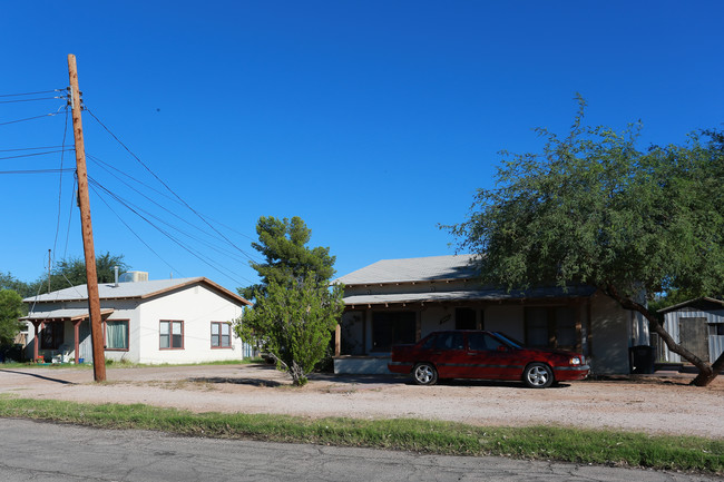 3937-3947 E Bellevue St in Tucson, AZ - Foto de edificio - Building Photo