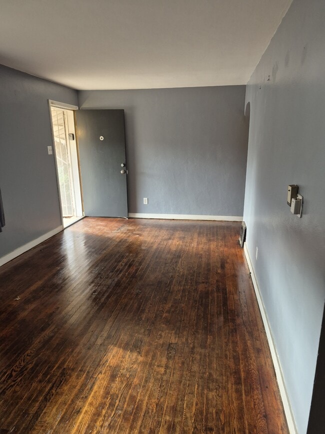 8835 Murvale Dr in Jennings, MO - Building Photo - Building Photo