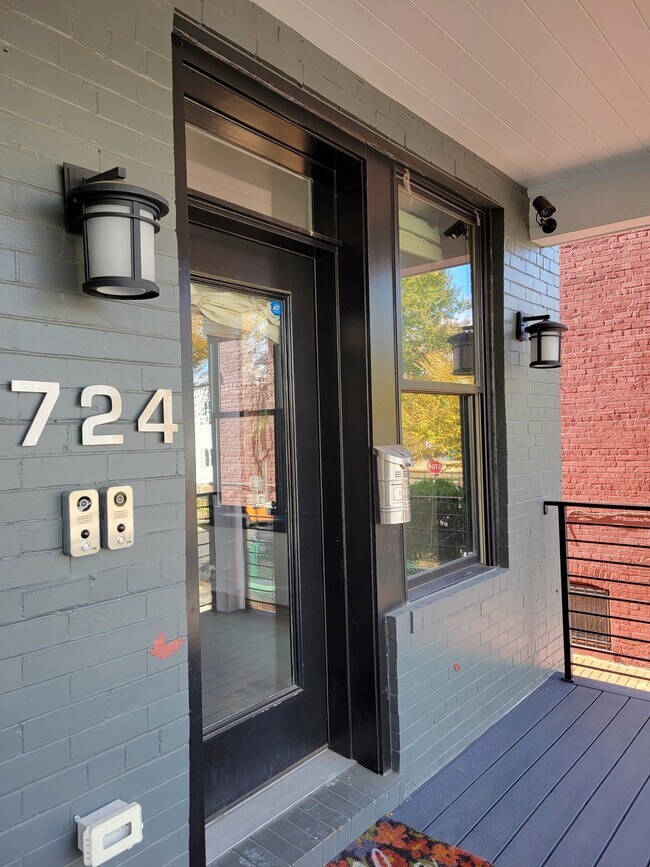724 Taylor St NW in Washington, DC - Building Photo - Building Photo