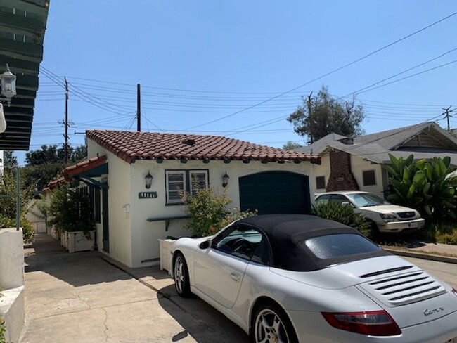 property at 1114 1/2 Brent Ave