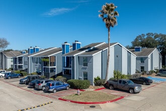 CP Waterfront in League City, TX - Building Photo - Building Photo