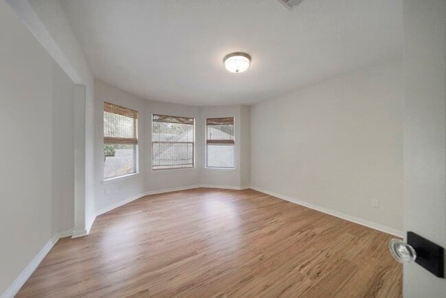 property at 31 Silver Canyon Pl