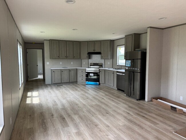 571 Jessica Way in Newport, TN - Building Photo - Building Photo