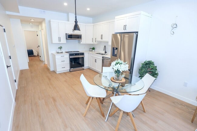 322 Lindsay St in Winnipeg, MB - Building Photo - Building Photo