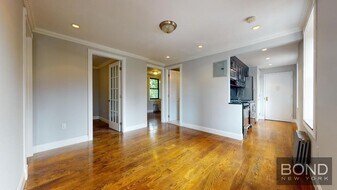 396 E 10th St in New York, NY - Building Photo