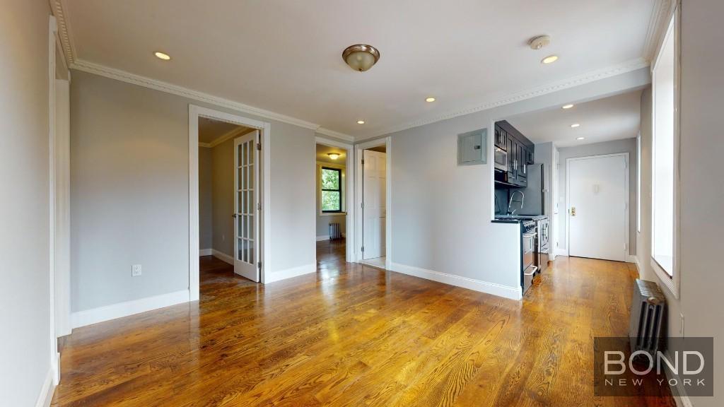 396 E 10th St in New York, NY - Building Photo