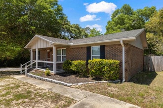 412 Detroit Ave in Valparaiso, FL - Building Photo - Building Photo