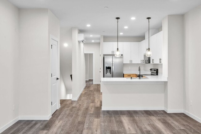 15613 Admiralty Way in Lynnwood, WA - Building Photo - Building Photo