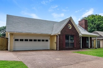2536 Shadyside Cove in Memphis, TN - Building Photo - Building Photo