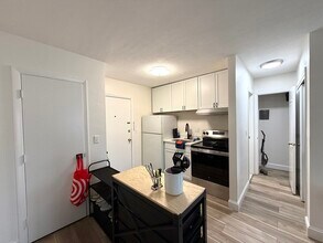 720 Bennington St in Boston, MA - Foto de edificio - Building Photo