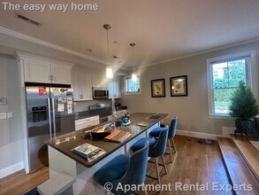 16 Linden Ave in Somerville, MA - Foto de edificio - Building Photo