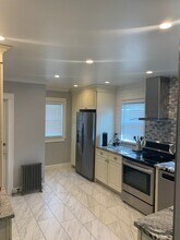 34 Boston Ave, Unit 1 in Somerville, MA - Building Photo - Building Photo