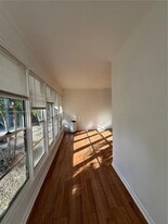 125 SW 1st Ave in Hallandale Beach, FL - Building Photo