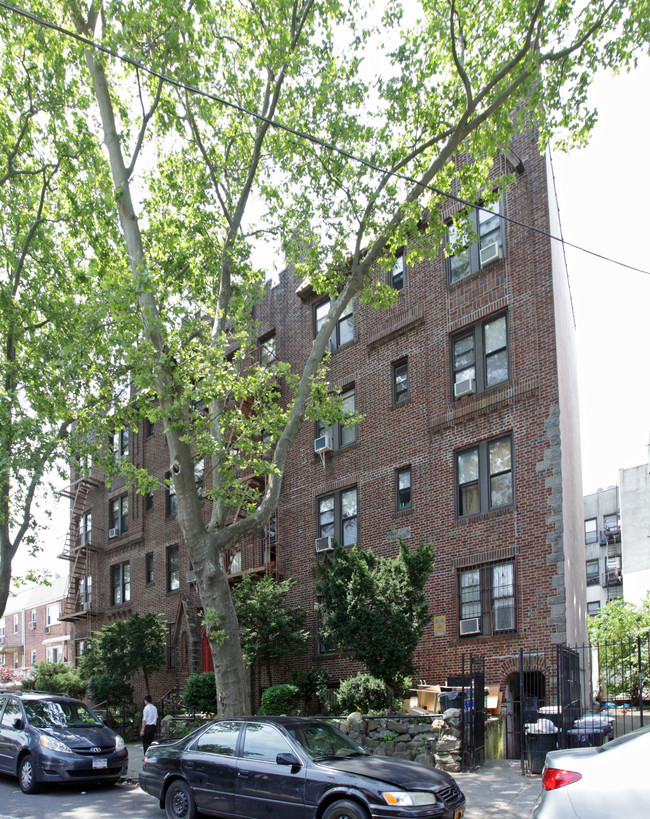 920 72nd St in Brooklyn, NY - Foto de edificio - Building Photo