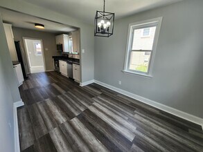 1023 Lawnton Ter in Glenolden, PA - Foto de edificio - Building Photo