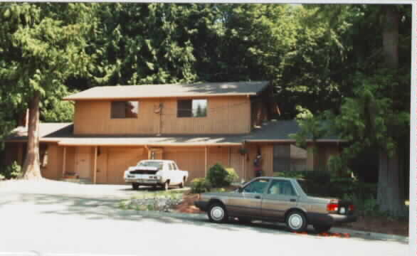 10107 33rd Ave SE in Everett, WA - Foto de edificio