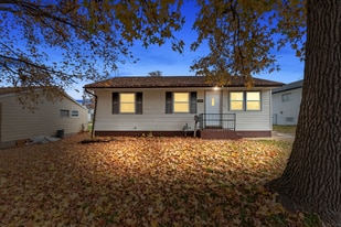 205 Perthshire Rd in St. Louis, MO - Building Photo