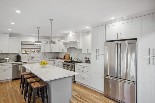 property at 18 Park Cir