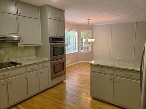 2520 Riverglenn Cir in Dunwoody, GA - Building Photo - Building Photo