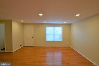 6605 Briarleigh Way in Alexandria, VA - Building Photo - Building Photo