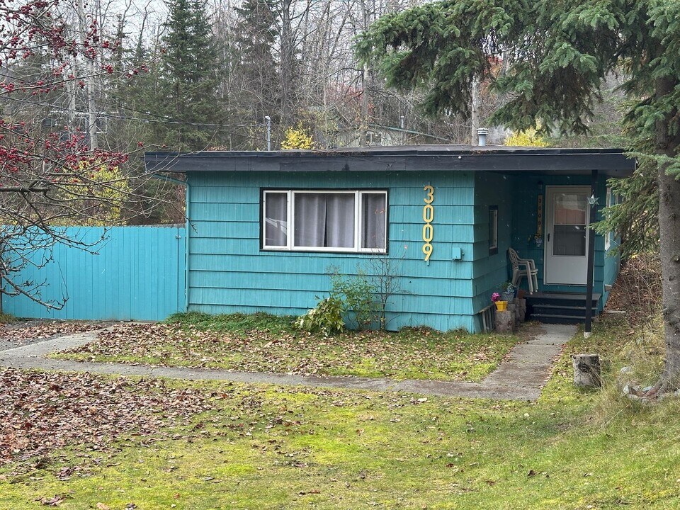 3009 Willow St in Anchorage, AK - Building Photo
