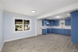 25 S 19th Ave in Edinburg, TX - Building Photo - Building Photo