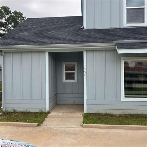 property at 990 S 6th Ave