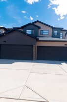 7729-174A 174A Ave NW in Edmonton, AB - Building Photo