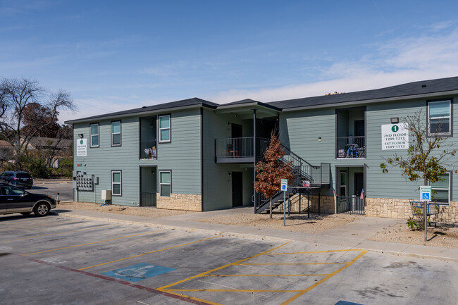 Ingram Apartments in San Antonio, TX - Building Photo - Building Photo