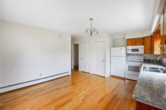 292 Pleasant St in East Providence, RI - Foto de edificio - Building Photo