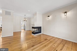 211 W Hill St in Baltimore, MD - Building Photo - Building Photo