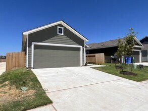 312 Freshwater Dr in Bastrop, TX - Building Photo - Building Photo