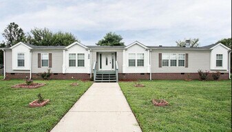 200 Preakness Dr in Elizabethtown, KY - Building Photo