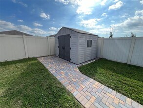 7211 Ozello Trail Ave in Sun City Center, FL - Building Photo - Building Photo