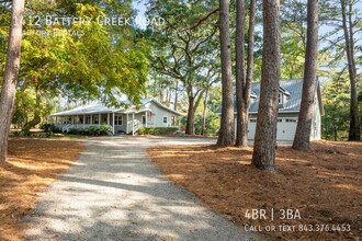 1412 Battery Creek Rd in Beaufort, SC - Building Photo - Building Photo