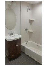 2044 Beacon St, Unit 2 in Waban, MA - Building Photo - Building Photo