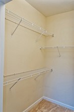 4850 Eisenhower Ave-Unit -408 in Alexandria, VA - Building Photo - Building Photo