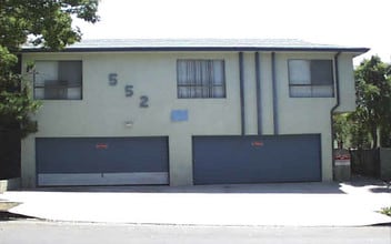 552 E San Jose Ave in Burbank, CA - Building Photo - Building Photo