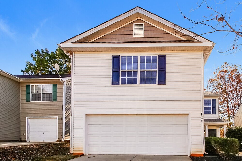 5126 Grays Ridge Dr in Charlotte, NC - Building Photo