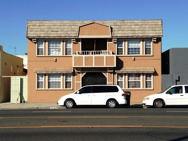 327 W Pacific Coast Hwy in Long Beach, CA - Building Photo